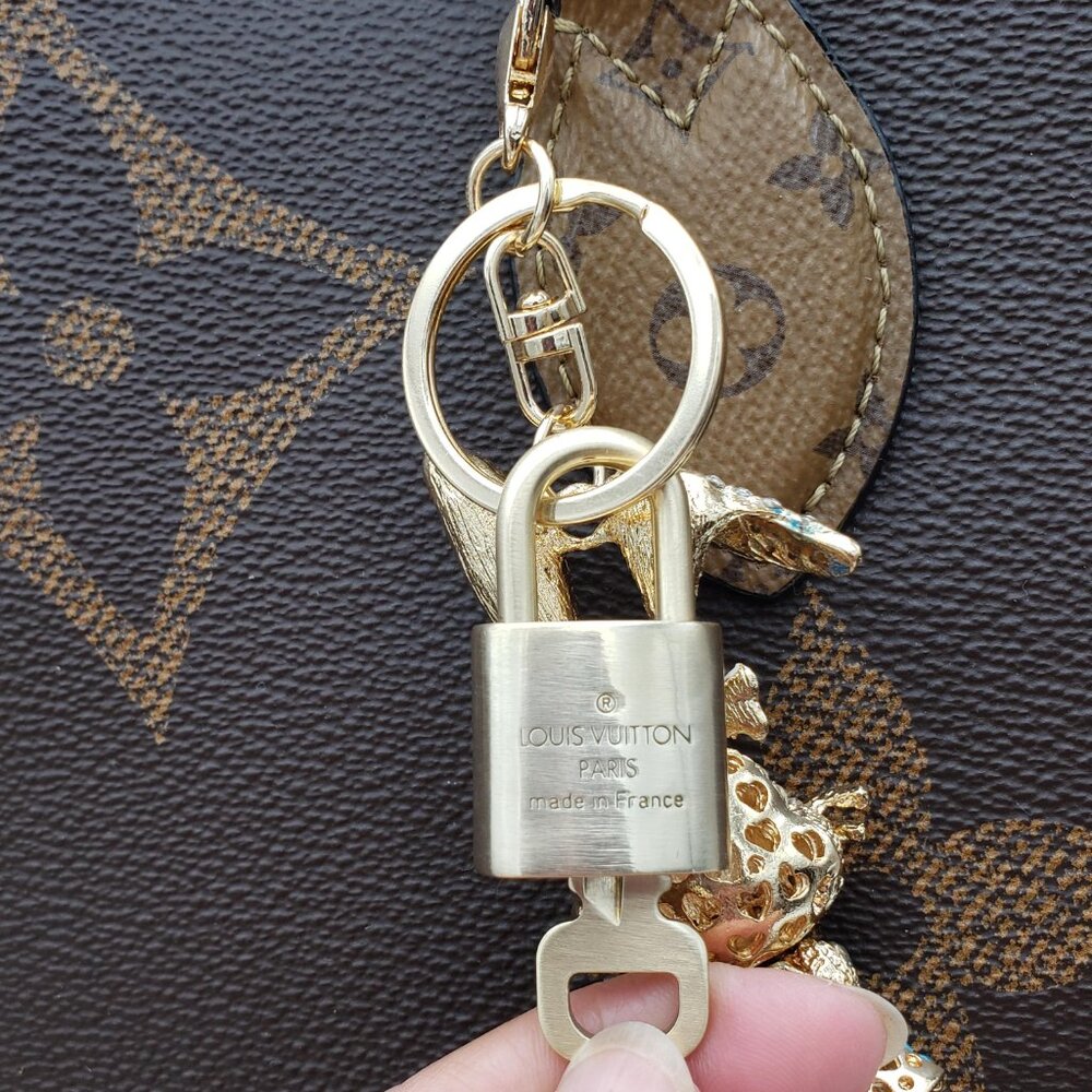 LV Gold Padlock Authentic 🔑 Luxury Bag Charm w/ Unbranded Bunny Keychain - Picture 10 of 11
